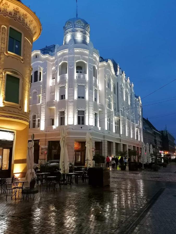 Spiegel Center Daire Oradea Dış mekan fotoğraf